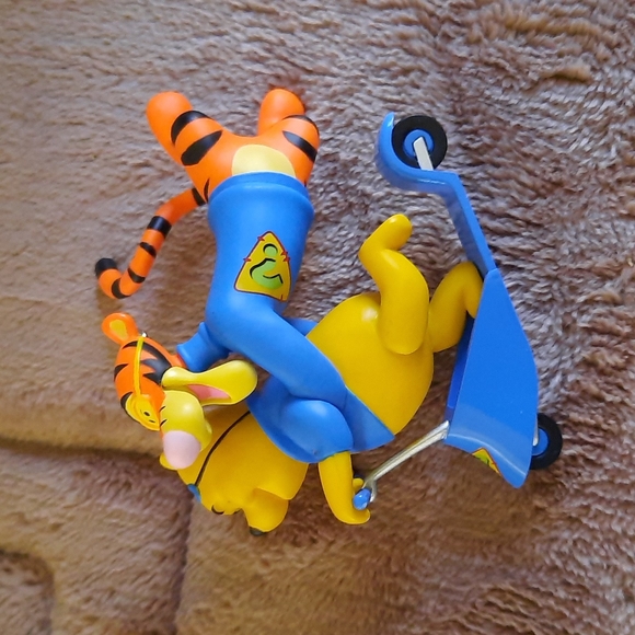 Hallmark Playhouse Disney My Friends Tigger & Pooh Ornament - Picture 3 of 9